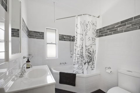 The Lighthouse - Inverell Accommodation 14