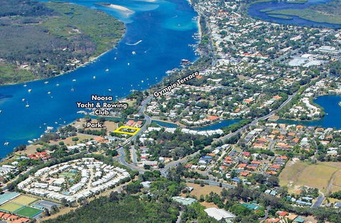 Regency Waterfront Noosa - Inverell Accommodation 16