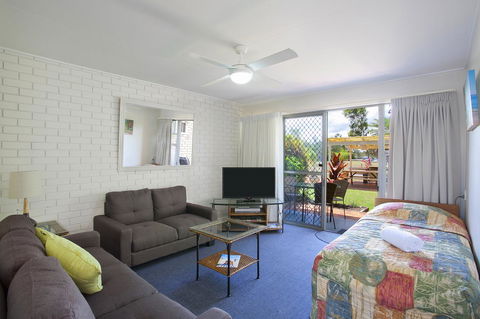 Regency Waterfront Noosa - Inverell Accommodation 8