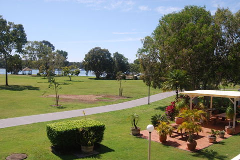 Regency Waterfront Noosa - Inverell Accommodation 14