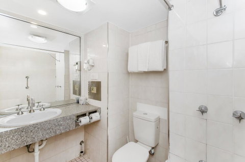 Waters Edge The Strand - Inverell Accommodation 2