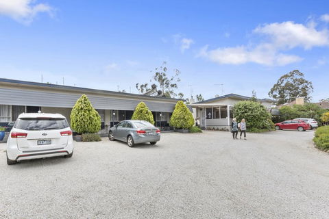 Wattle Grove Motel Maryborough - Inverell Accommodation 2