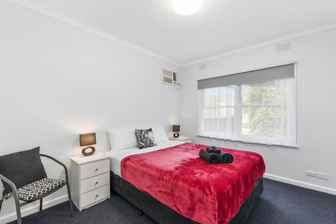 Wattle Grove Villa - Inverell Accommodation 1
