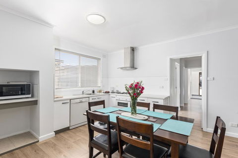 Wattle Grove Villa - Inverell Accommodation 0