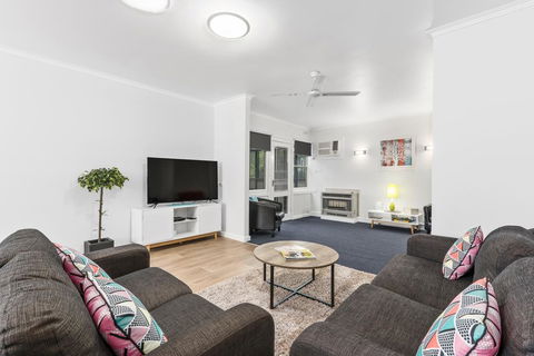 Wattle Grove Villa - Inverell Accommodation 3