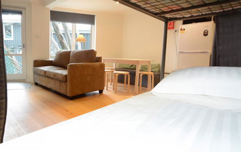 Whistler 8 Glacier - Inverell Accommodation 1