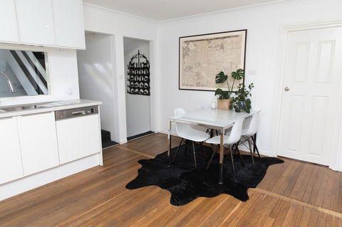 White Beach Cottage - Inverell Accommodation 2