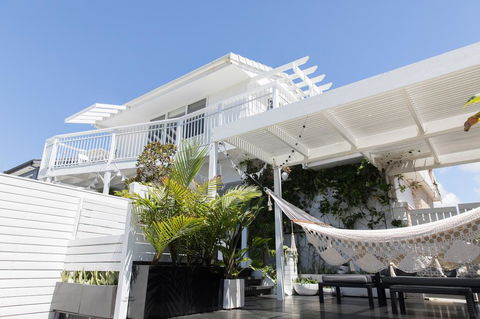 White Beach Cottage - Inverell Accommodation 0