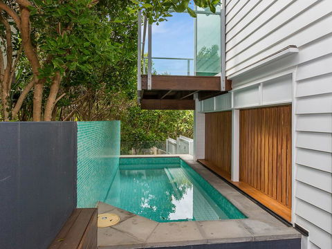 WHITE WASH ON SHE OAK - Inverell Accommodation 1