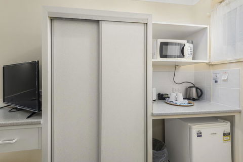 Whiteoaks Motel & Lodges - Inverell Accommodation 1