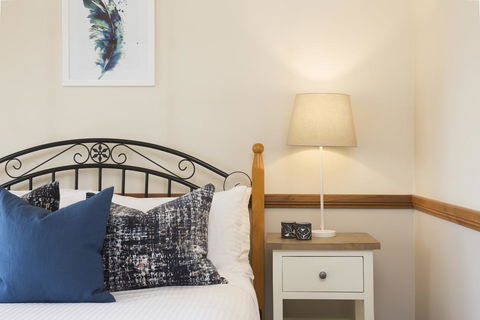 Windsors Edge Cottage Rothbury - Inverell Accommodation 1