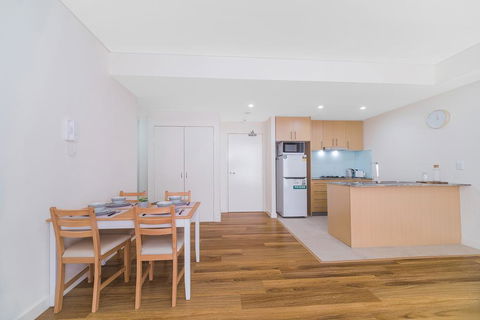 Wolli Creek Airport Serviced 2 Bedroom Apartment - Inverell Accommodation 3