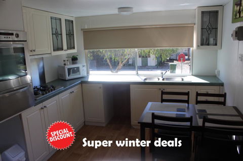 Wonky Stables Holiday Park - Inverell Accommodation 0
