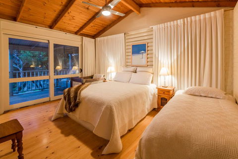 Yallingup's Best Located Beach House - Inverell Accommodation 2