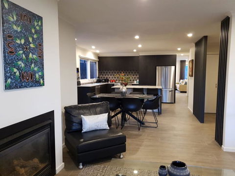 Your Home Away From Home - Inverell Accommodation 3