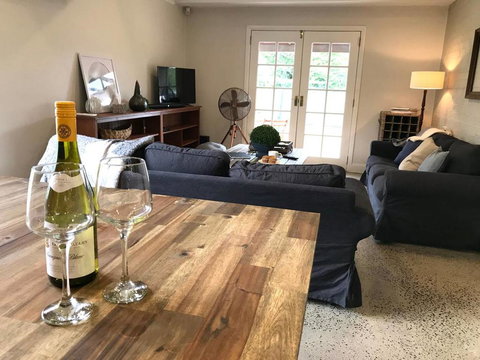 YSG The Edward Townhouse 151 - Walk To Town - Inverell Accommodation 2