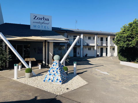 Zorba Waterfront Motel - Inverell Accommodation 0