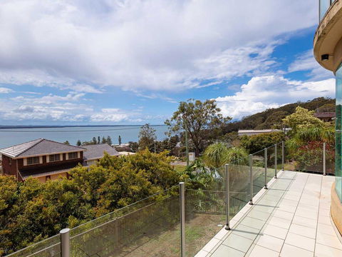 Maison De La Mer 30 Mulubinda Parade - Luxurious, Linen, Aircon And Panoramic Views - Inverell Accommodation 3