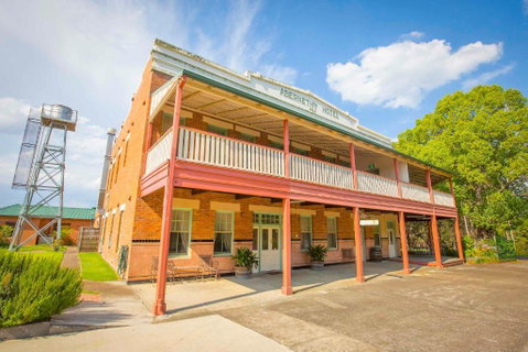 Abernethy House - Inverell Accommodation 2