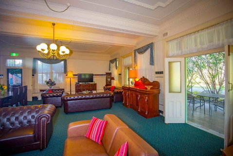 Abernethy House - Inverell Accommodation 3