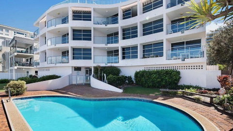 Absolute Waterfront With Rooftop! - Inverell Accommodation 4