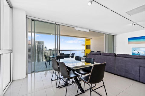 Air On Broadbeach - Hosted By Coastal Letting - Inverell Accommodation 4