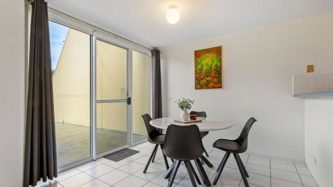 Albacore - Inverell Accommodation 1