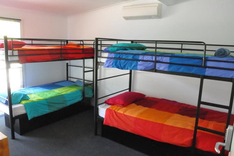 Alpine Sports Lodge - Inverell Accommodation 3
