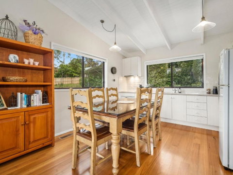 Amaroo Cottage - Inverell Accommodation 3