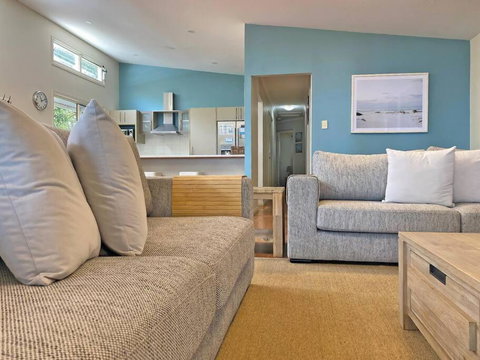 AMITY SEASIDE - Inverell Accommodation 4