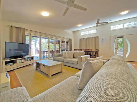 AMITY SEASIDE - Inverell Accommodation 3
