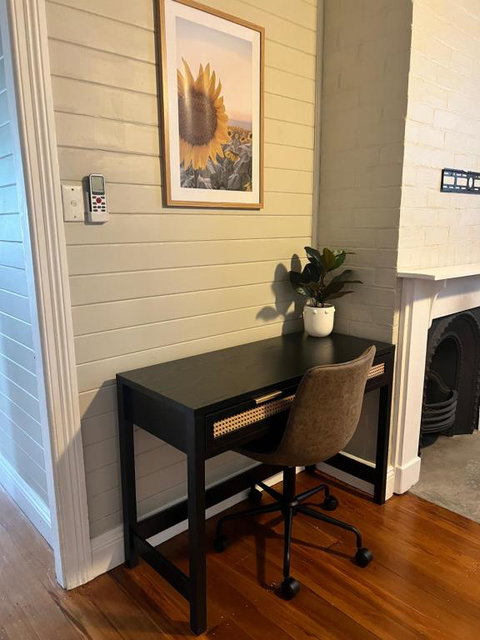 Antique Retreat - Inverell Accommodation 2