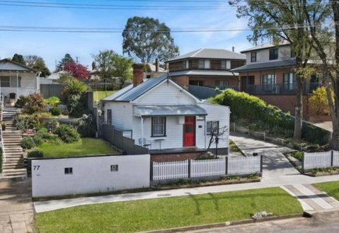 Antique Retreat - Inverell Accommodation 0