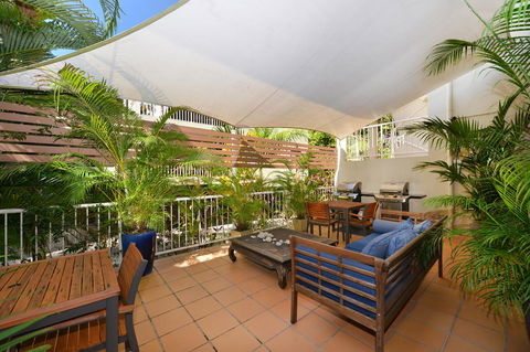 Port Douglas Apartments - Adults Only Oasis - Inverell Accommodation 4