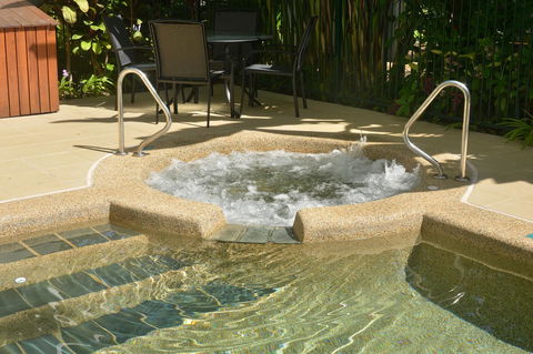 Port Douglas Apartments - Adults Only Oasis - Inverell Accommodation 17