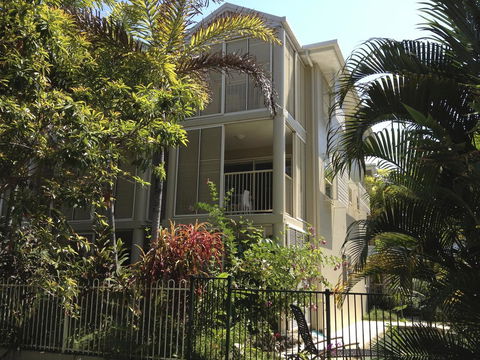 Port Douglas Apartments - Adults Only Oasis - Inverell Accommodation 38