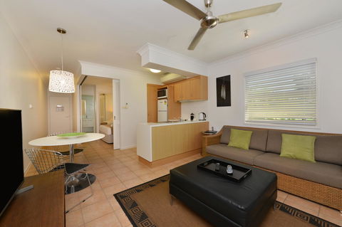 Port Douglas Apartments - Adults Only Oasis - Inverell Accommodation 7