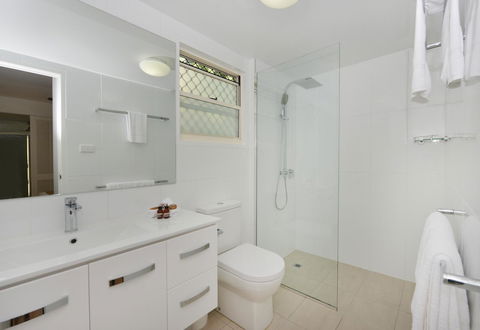 Port Douglas Apartments - Adults Only Oasis - Inverell Accommodation 32