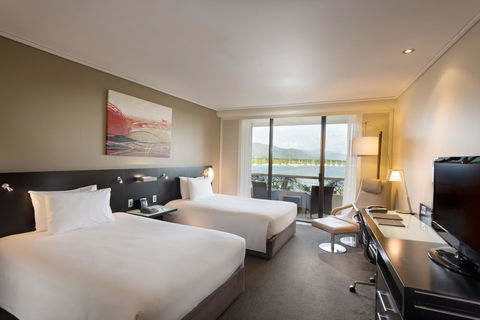 Hilton Cairns - Inverell Accommodation 1
