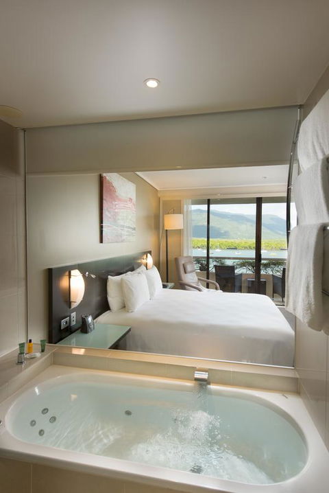 Hilton Cairns - Inverell Accommodation 2