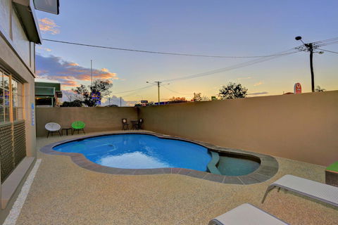 Chalet Motor Inn - Inverell Accommodation 11
