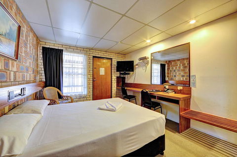 Chalet Motor Inn - Inverell Accommodation 15