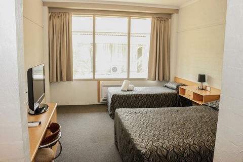 Salisbury Hotel Motel - Inverell Accommodation 11