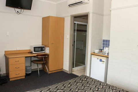 Salisbury Hotel Motel - Inverell Accommodation 18