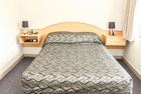Salisbury Hotel Motel - Inverell Accommodation 24