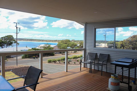 Bayview House - Inverell Accommodation 12