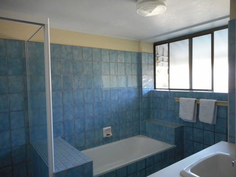 Placid Waters Holiday Apartments - Inverell Accommodation 14