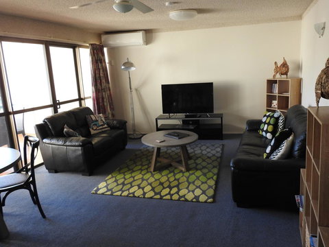 Placid Waters Holiday Apartments - Inverell Accommodation 8