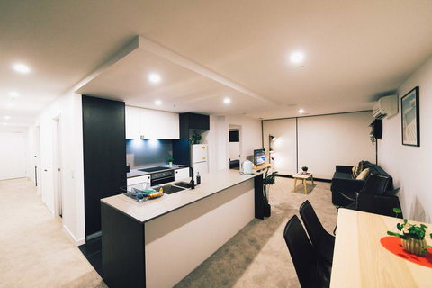 Mid Night Apartment Canberra City Onsite Parking - Inverell Accommodation 1