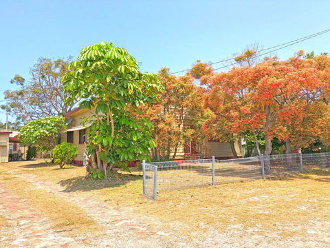 'Daves Place', 27 Rigney St - Holiday House With WIFI, Aircon & Boat Parking - Inverell Accommodation 0